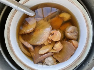 无花果雪梨炖瘦肉的做法