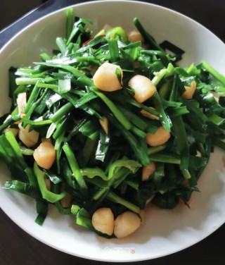 韭菜炒鲜贝的做法