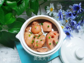 莲藕炖猪蹄的做法