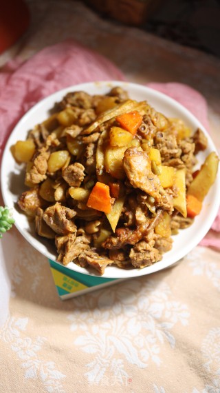 土豆烧鸡肉的做法