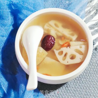 雪梨莲藕汤的做法
