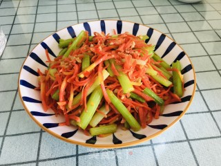 胡萝卜炒芹菜的做法