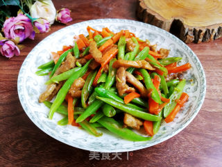 豆角胡萝卜炒肉丝的做法