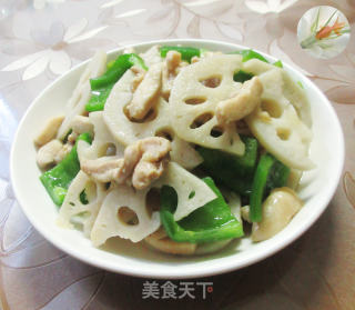 柿子椒鸡腿肉炒莲藕的做法