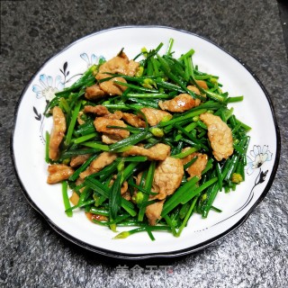 韭苔炒肉的做法