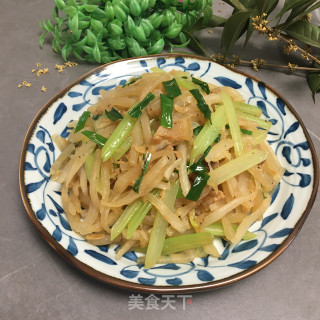 虾皮香芹炒萝卜的做法