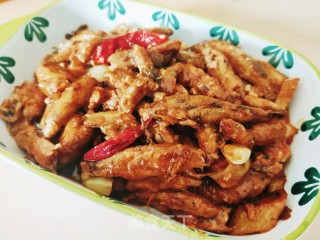家熬小肉滚鱼的做法
