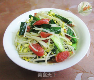 大蒜香肠炒黄豆芽的做法