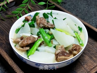 鸭腿肉炖萝卜的做法
