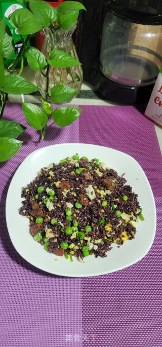 豌豆辣肠炒紫米饭