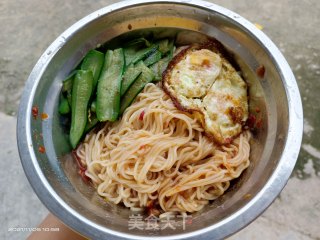 水瓜鸡蛋拌面的做法