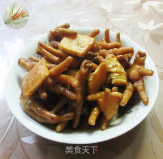 冬笋烧鸡爪的做法