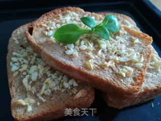 烤蒜香面包片的做法