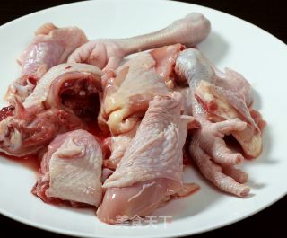 老咸菜酥鸡的做法步骤：1