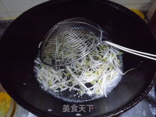 银丝肉卷的做法步骤：1