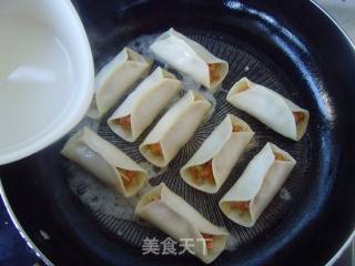 辣白菜锅贴的做法步骤：9