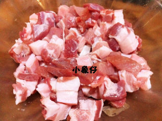 红烧肉的做法步骤：1