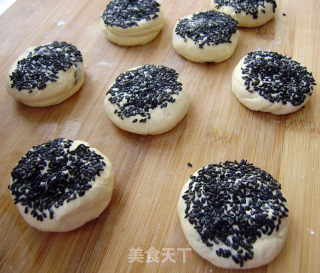 健康主食----红糖发面饼的做法步骤：6