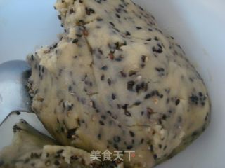 香香脆脆——芝麻卡通小饼干的做法步骤：4