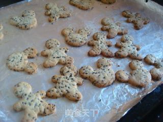 香香脆脆——芝麻卡通小饼干的做法步骤：7