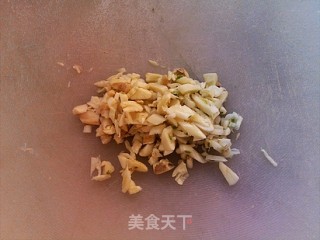 蒜炝芹菜叶的做法步骤：3