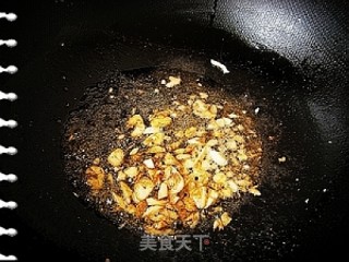 蒜炝芹菜叶的做法步骤：4