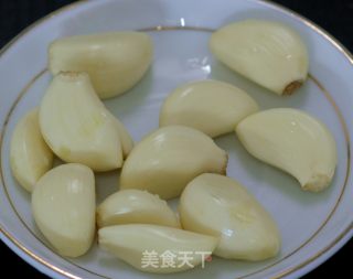 蒜仔烧肉的做法步骤：1