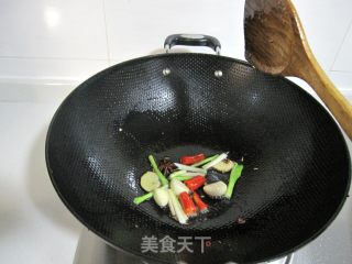 香菇烧鸡的做法步骤：2