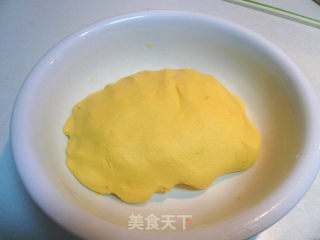 贴饽饽的做法步骤：1
