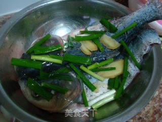 麻辣鲜香有滋有味——香烤花鲢的做法步骤：1