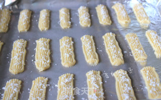 零难度做一道下午茶点心---椰丝蛋白饼的做法步骤：3