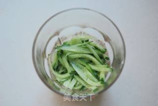 【创意新派菜】 擀面皮三文鱼的做法步骤：5