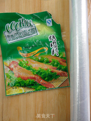 【创意新派菜】烤肉米饭汉堡的做法步骤：2