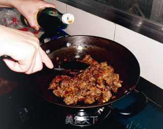 胡萝卜竹笋烧牛肉的做法步骤：6