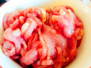 蒜薹肉丝的做法步骤：1
