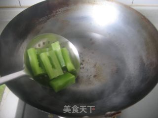 核桃莴笋的做法步骤：4