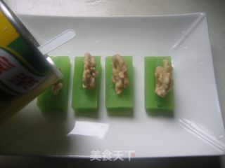 核桃莴笋的做法步骤：6