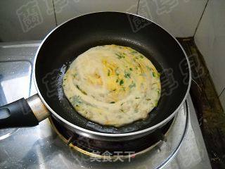 咖喱芹菜鸡蛋饼的做法步骤：12