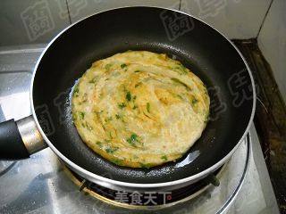 咖喱芹菜鸡蛋饼的做法步骤：13