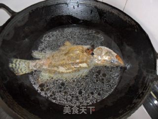 金针荷包桂鱼汤的做法步骤：7