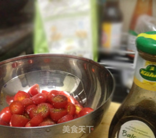 圣女果沙拉的做法步骤：2