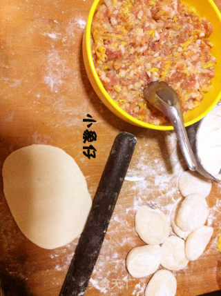 白菜猪肉生煎锅贴的做法步骤：5