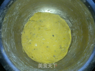 南瓜豆沙饼的做法步骤：3