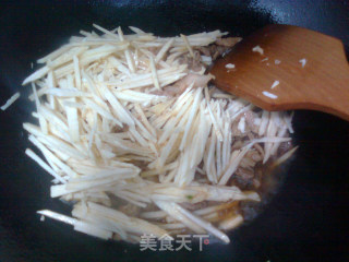 朴素的美味——冬笋酸菜肉丝的做法步骤：5