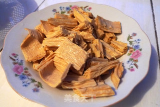 芸豆腐竹炖肉片的做法步骤：2