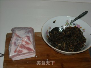香喷喷的梅菜扣肉的做法步骤：1