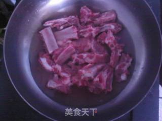 白菜炖排骨的做法步骤：2