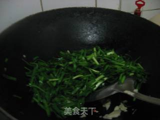 鞭笋韭菜炒鸡蛋的做法步骤：5
