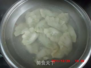 青菜猪肉饺子的做法步骤：1