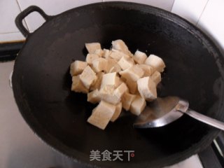 蟹味菇冻豆腐的做法步骤：2